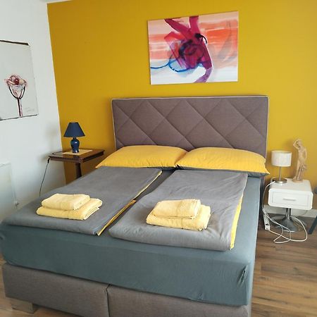 Waldeslust Warmbad Mit Balkon Und Privatem Parkplatz Apartment Villach Bagian luar foto