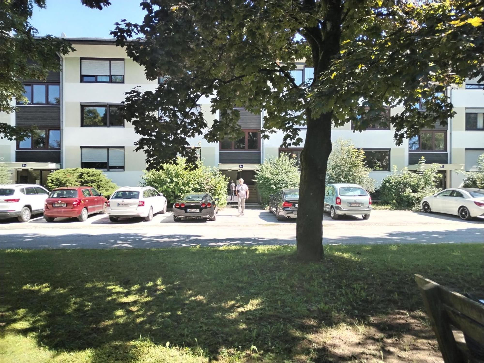 Waldeslust Warmbad Mit Balkon Und Privatem Parkplatz Apartment Villach Bagian luar foto